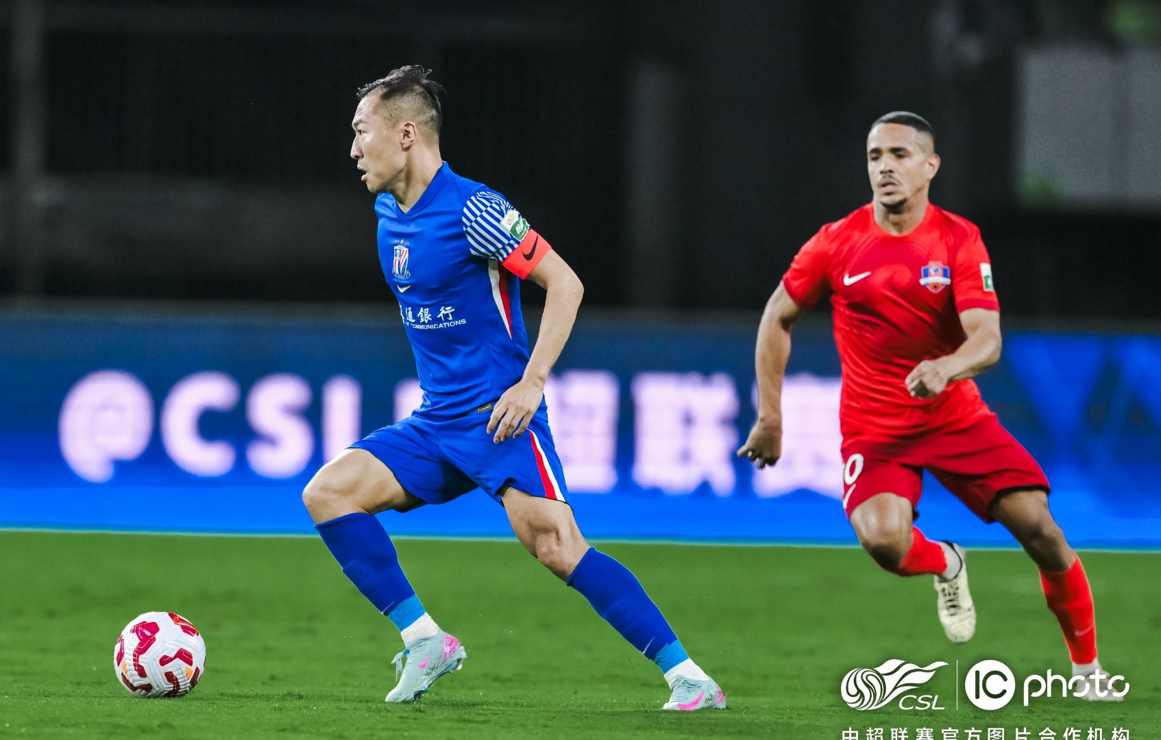  欧超杯赛程吃紧，上海申花今晨防线松动，震撼外界，更衣室氛围转暖