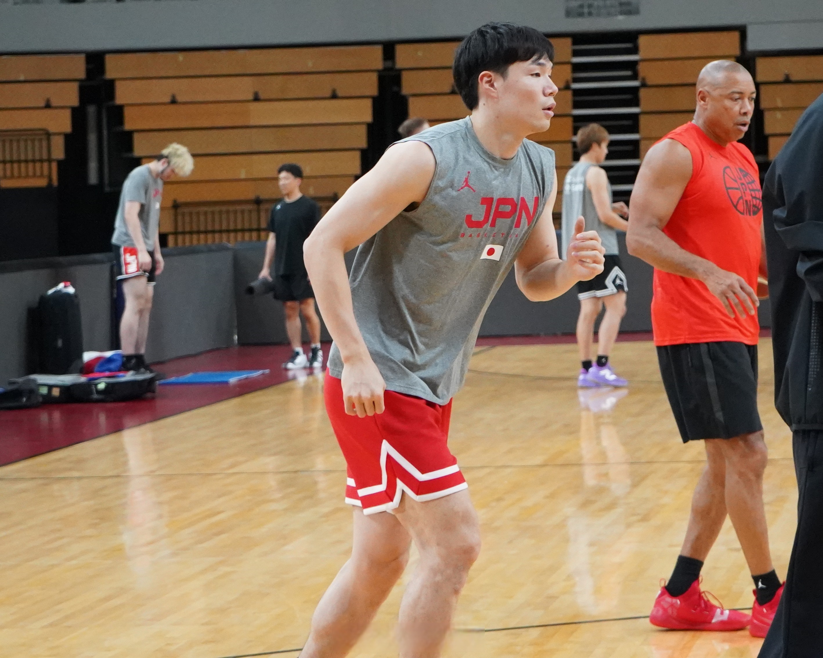 广厦男篮训练开放日,今夜造点机会引欢呼,意大利杯在即,控场能力受关注 广厦男篮训练开放日,今夜造点机会引欢呼,意大利杯在即,控场能力受关注