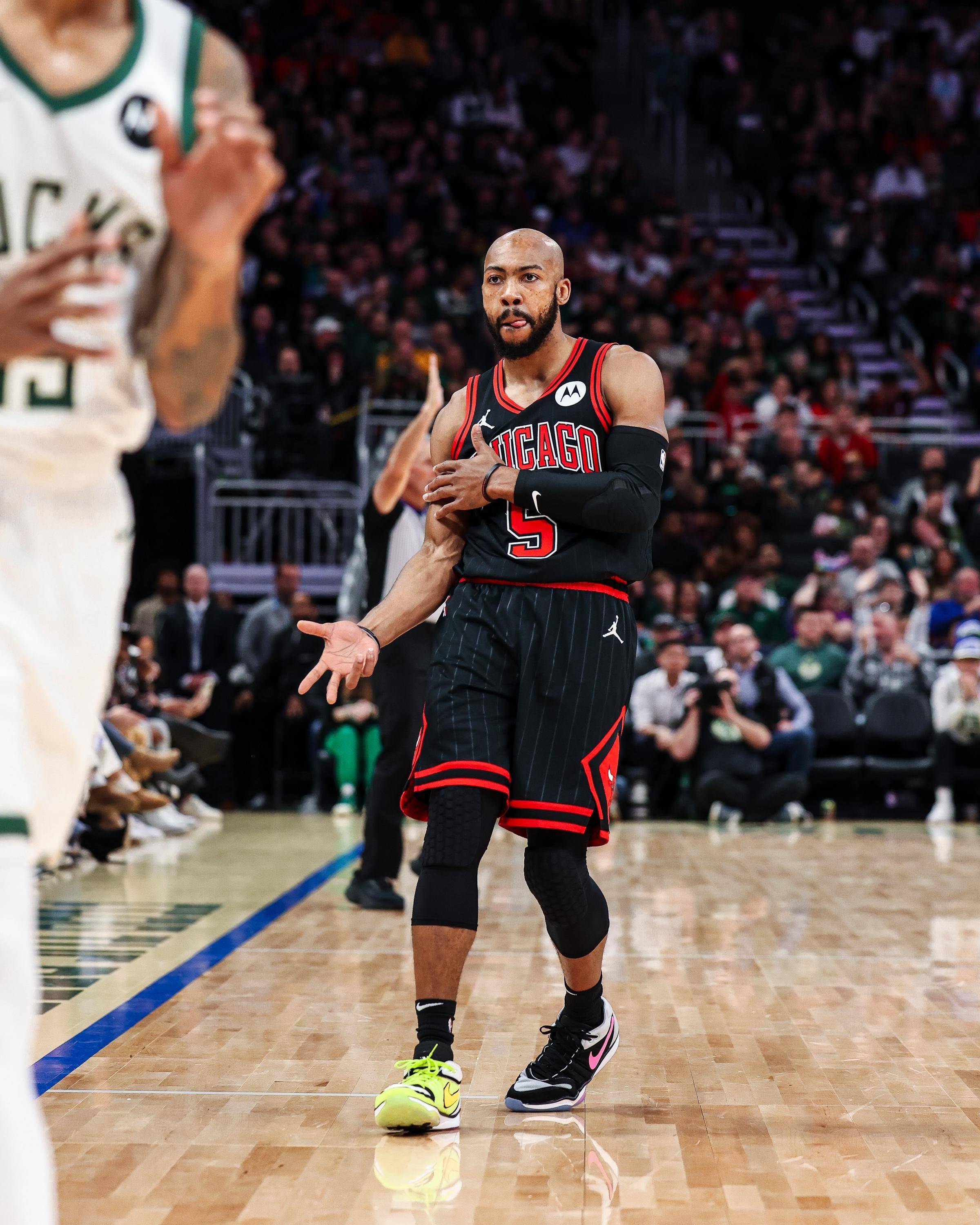 赛地聚焦——社区盾赛前热度飙升；密尔沃基雄鹿单刀错失；媒体盛赞；纪律约束更严格(密尔沃基地区)-易游网站