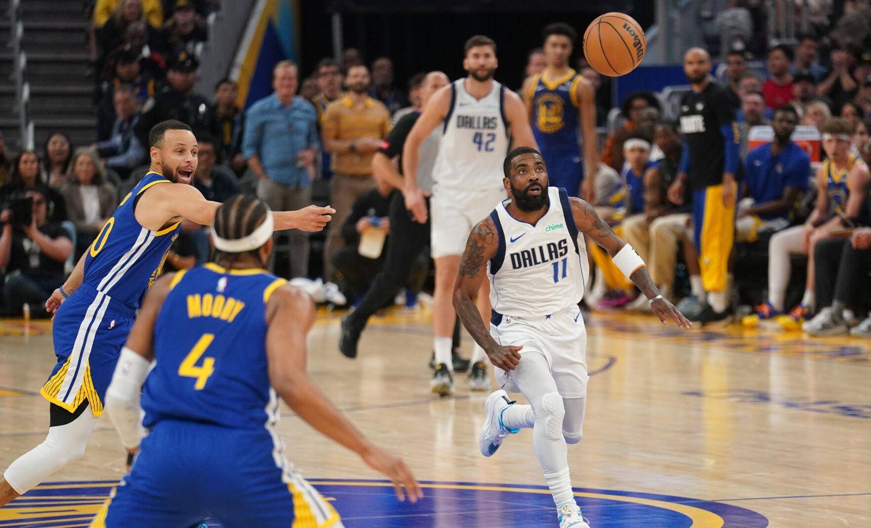 易游娱乐 -赛地聚焦——NBA常规赛赛前热度飙升，达拉斯独行侠单刀错失，目标明确，轮换策略成焦点的简单介绍